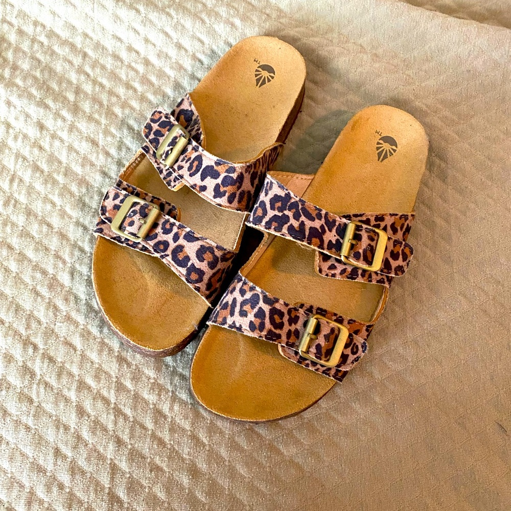 Leopard 2 strap sandals